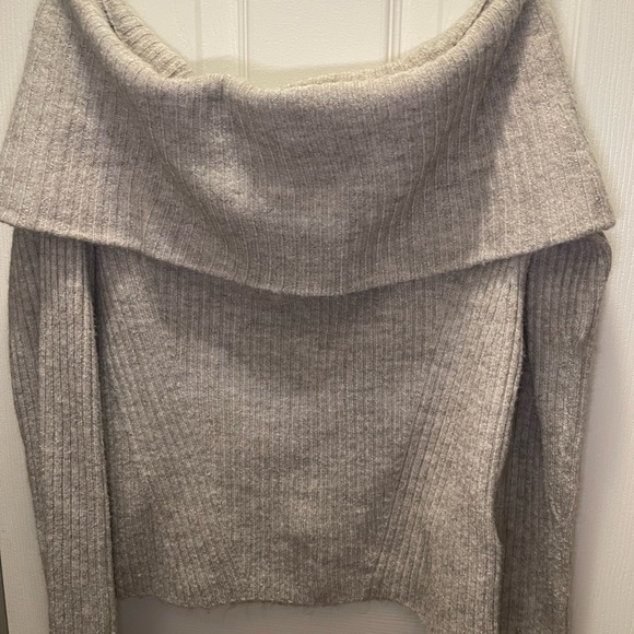 H&M Off-Shoulder Ribbed Sweater - Light Gray - Picture 8 of 10